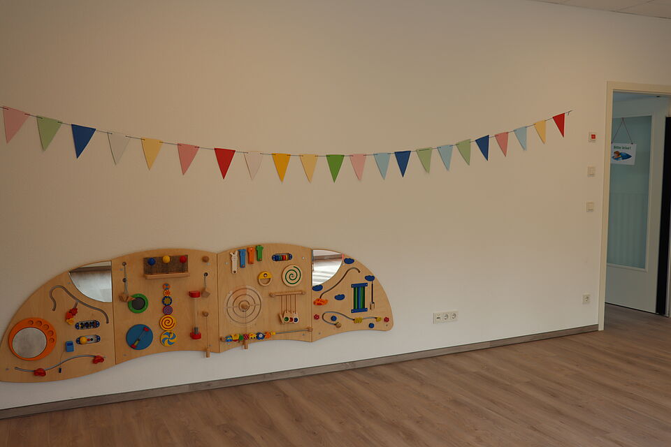 Pepaburg_Spielwand_2025 Spielwand im Eingangsbereich