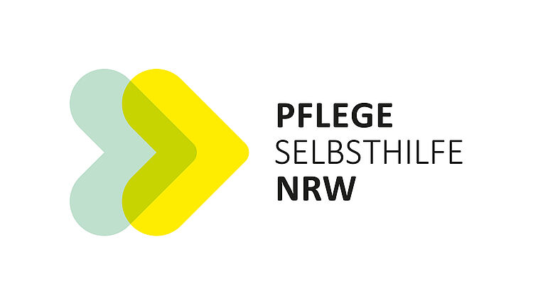 Logo_Pflgeselbsthilfe_NRW Logo der Pflegeselbsthilfe NRW. Eine gelbe und eine grüne Pfeilspitze überschneiden sich und zeigen nach rechts. Daneben steht Pflege Selbsthilfe NRW