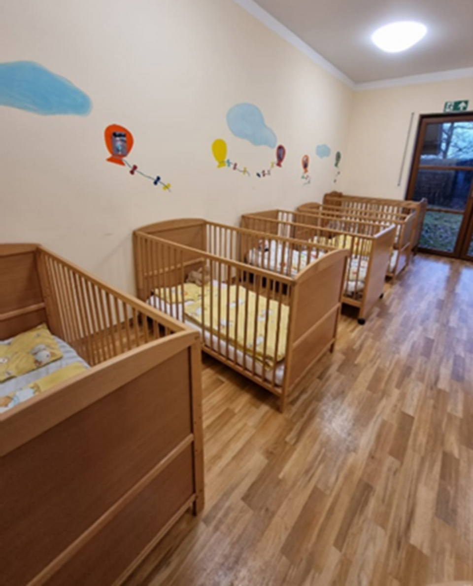 2025-06_Sonnenland_Schlafraum Schlafraum im Kindergarten Sonnenland